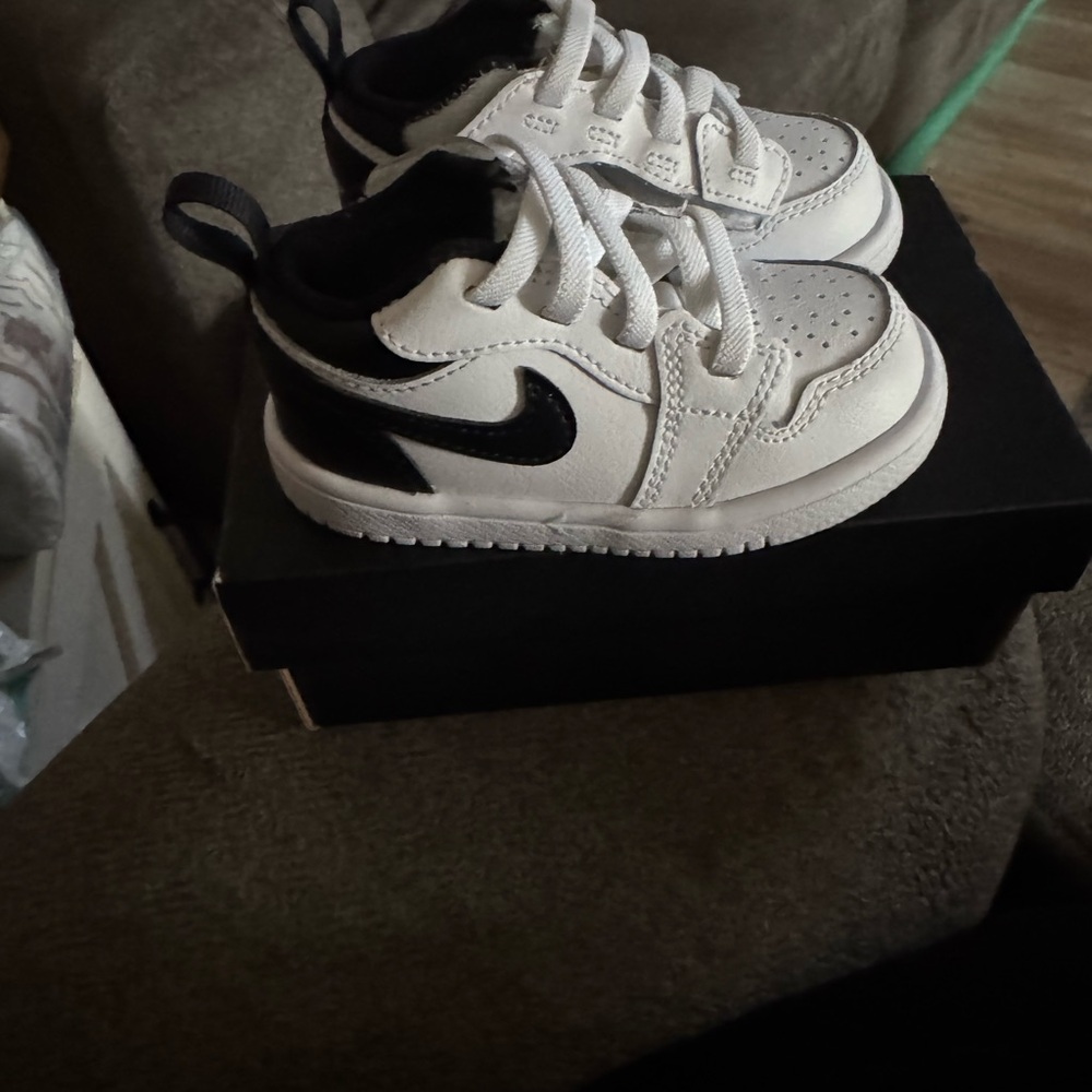 Nike Kids Black and White Sneakers